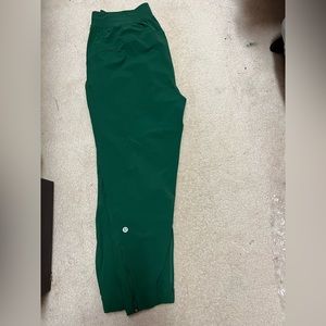 Lululemon Adapted State Jogger size 6 in excellent condition inseam 23”
